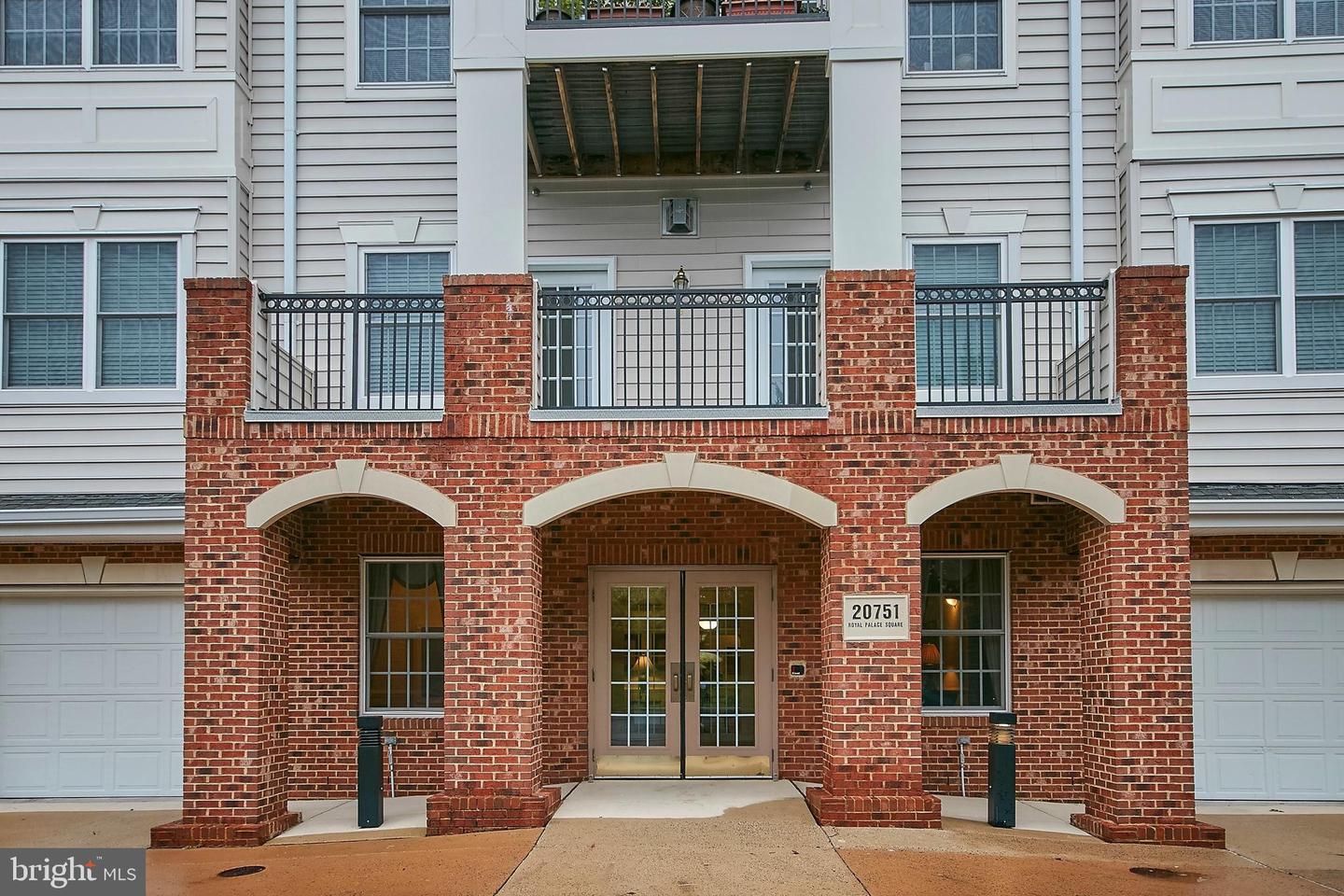 20751 Royal Palace Sq #210, Sterling