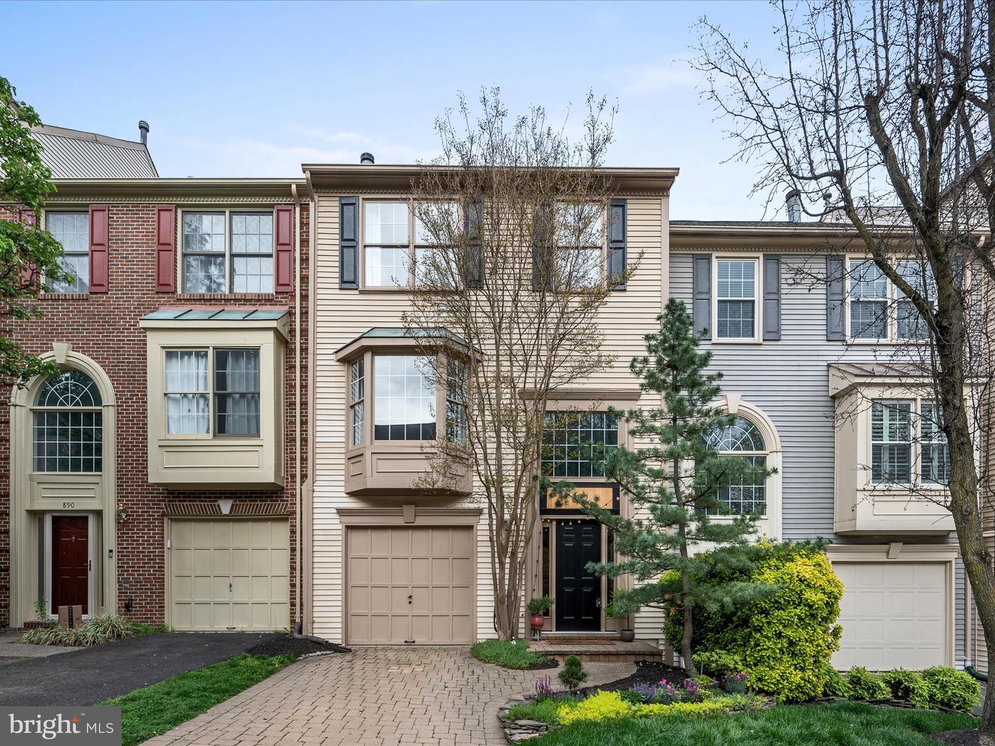 892 Tall Oaks Square SE, Leesburg