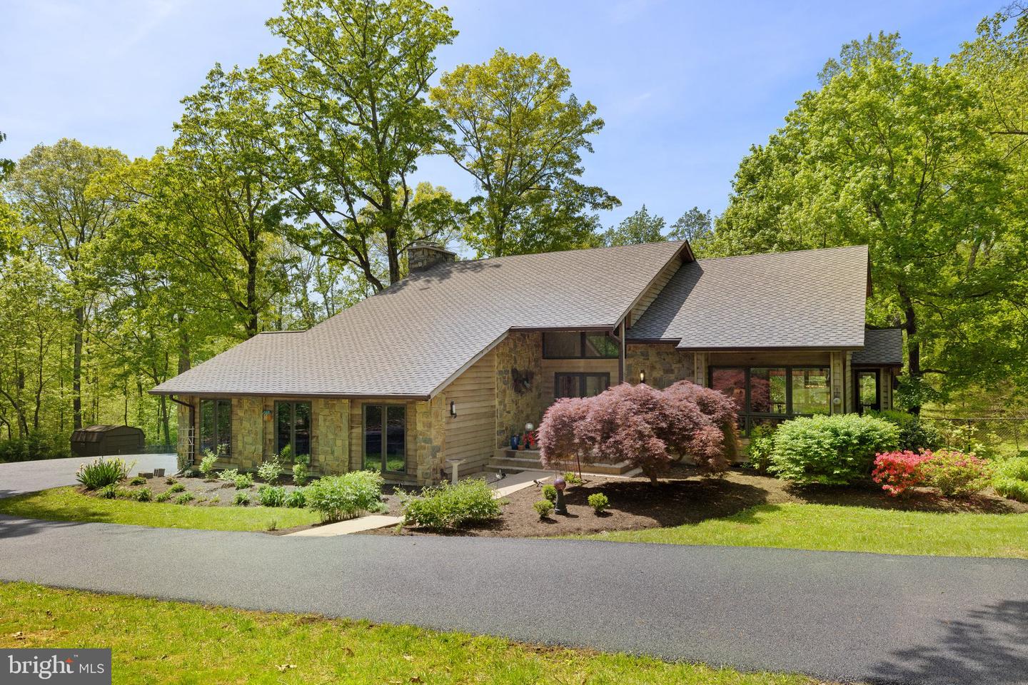 17623 Canby Road, Leesburg