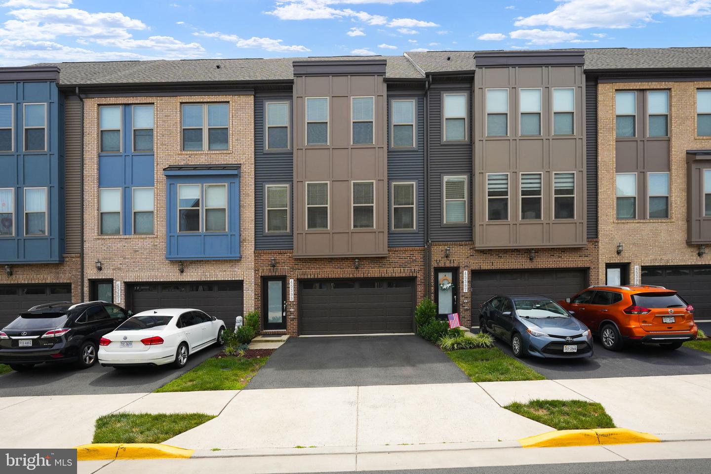 45399 Daveno Square, Sterling