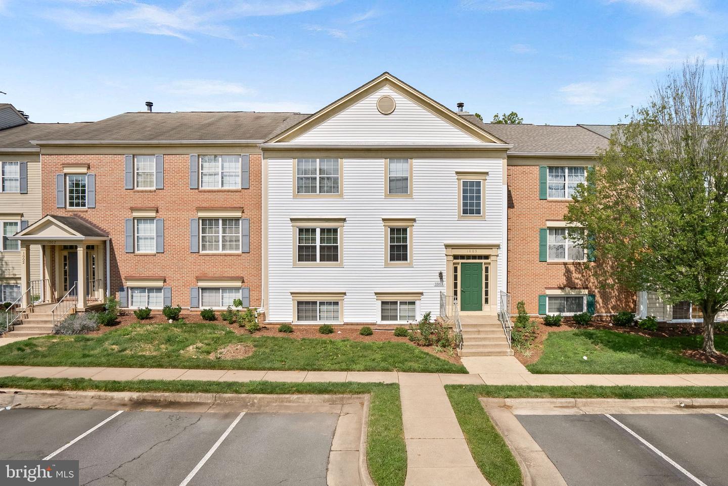 1003 Foxhunt Terrace NE #201, Leesburg