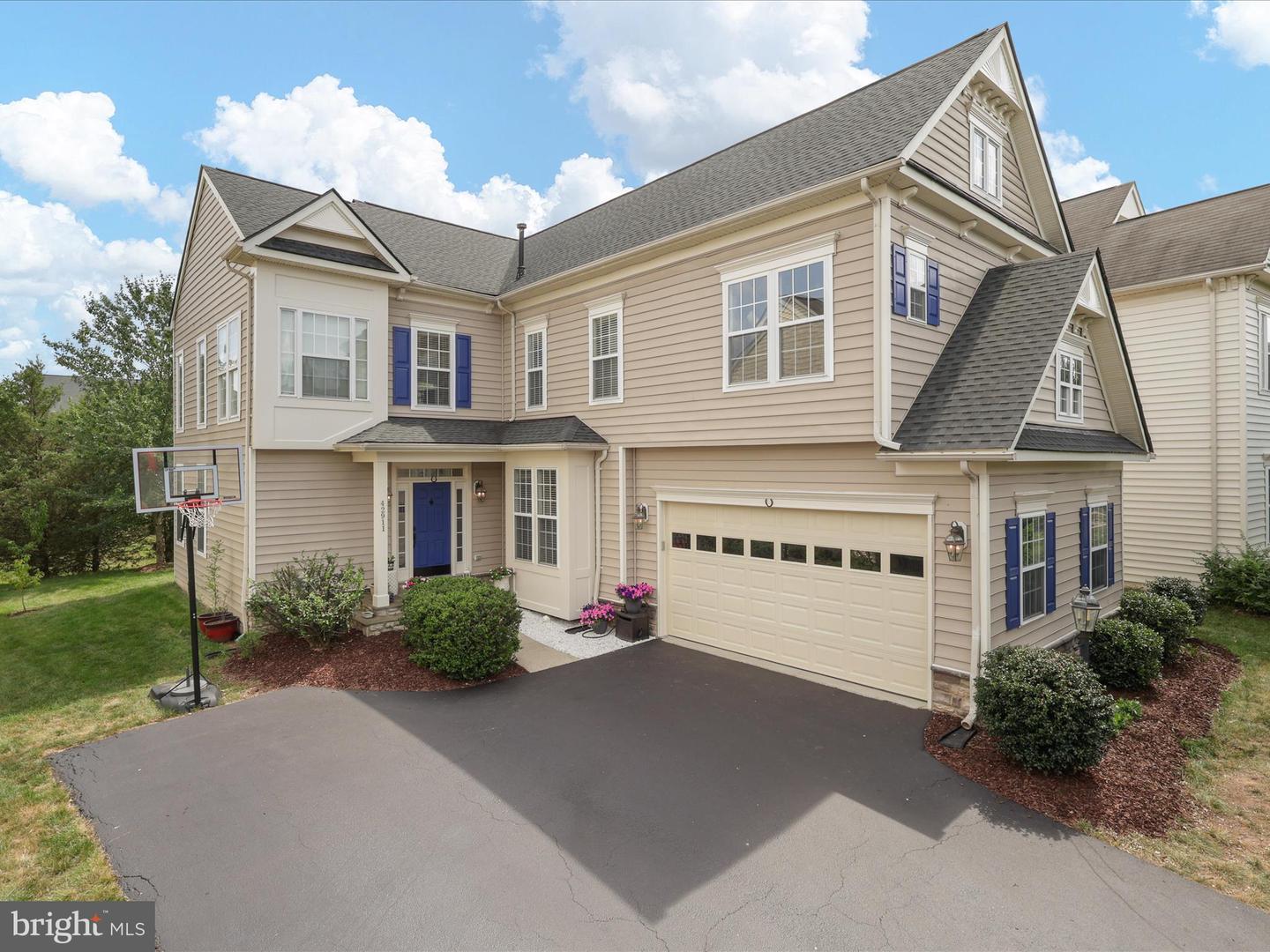 42911 Park Brooke Court, Broadlands