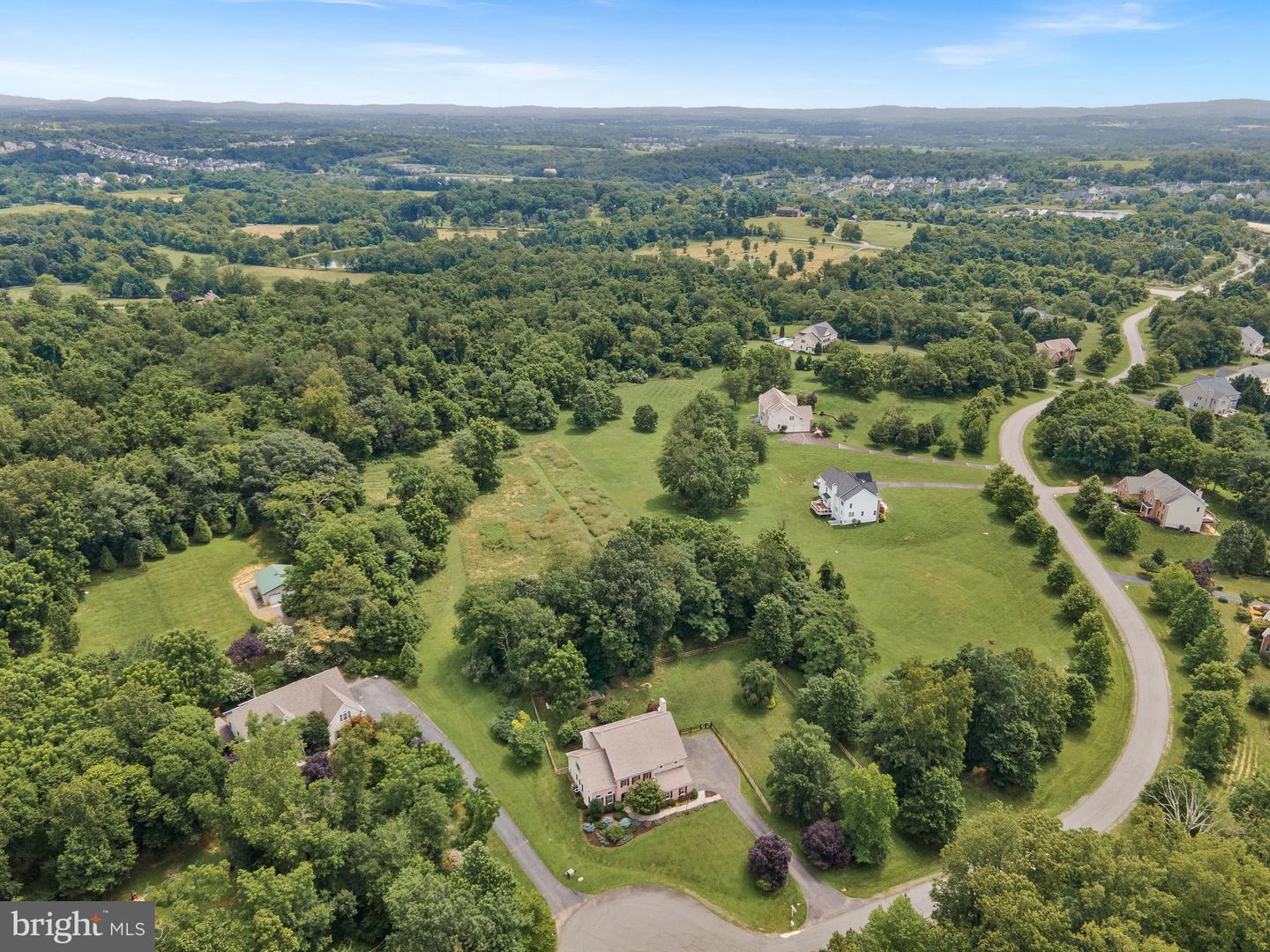 35400 Autumn Ridge Court, Round Hill