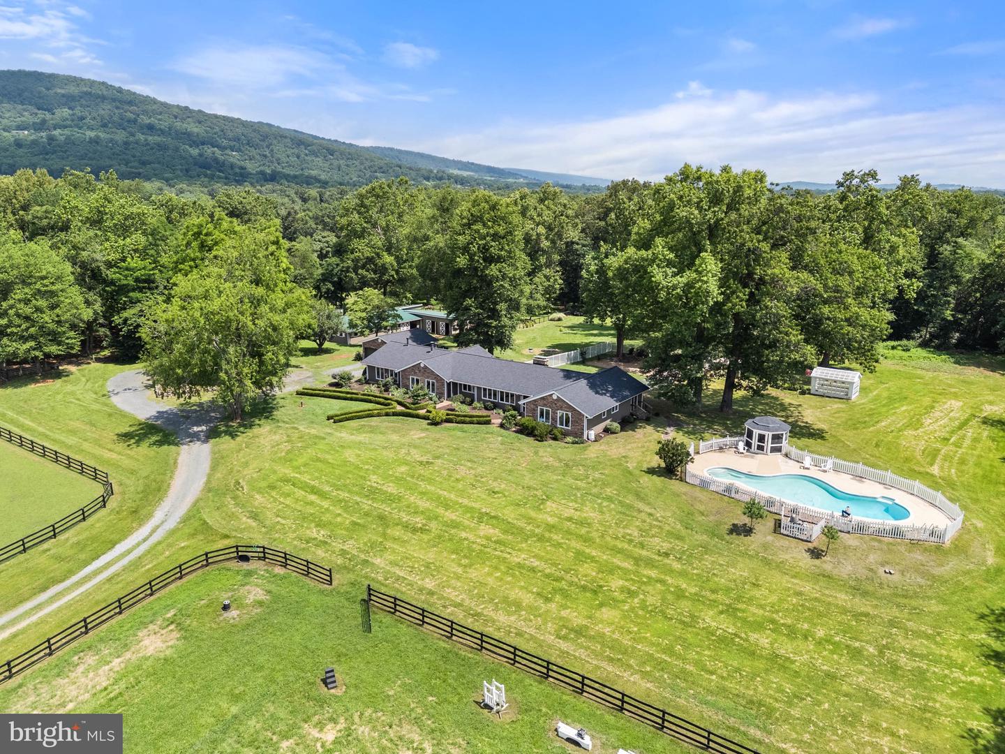 20269 Trappe Road, Bluemont