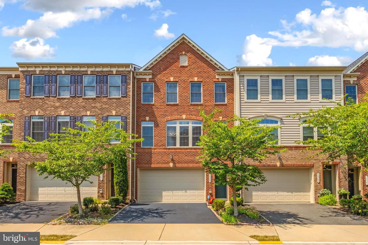26065 Huntwick Glen Square, Aldie