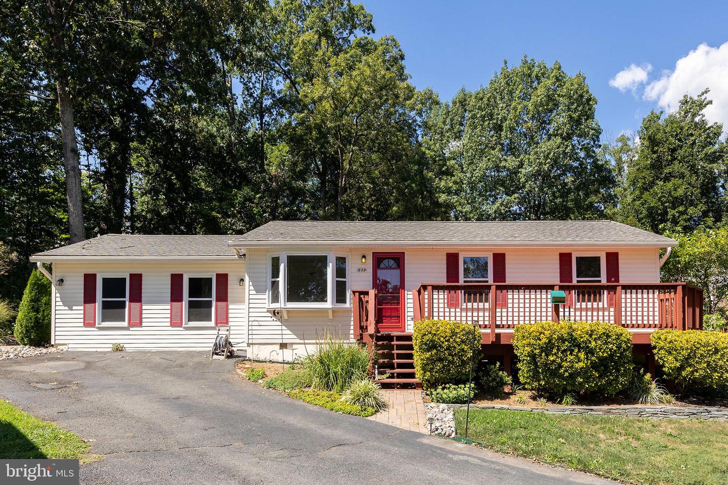609 Rockbridge Drive SE, Leesburg