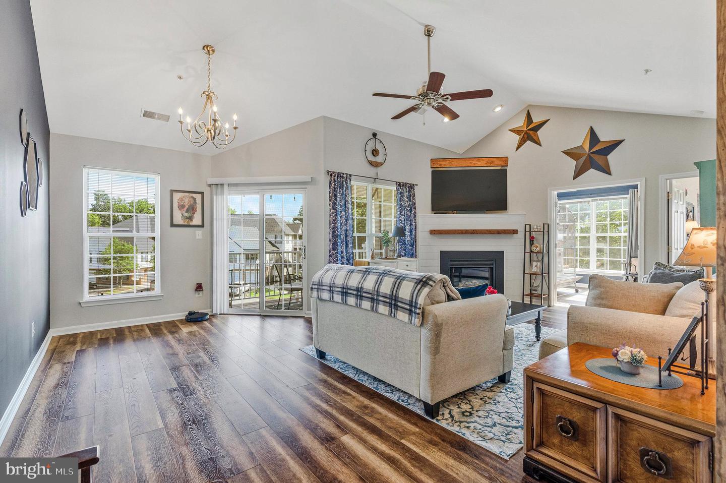 25230 Pond View Square #301, Chantilly