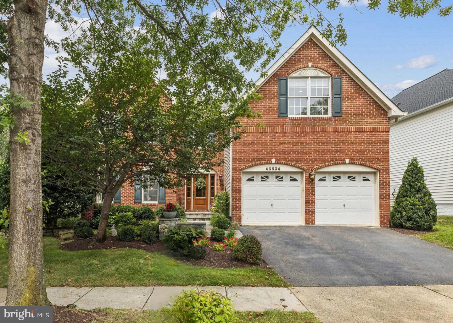 43534 Hyland Hills Street, Chantilly