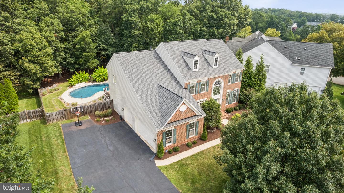 42762 Forest Crest Court, Ashburn