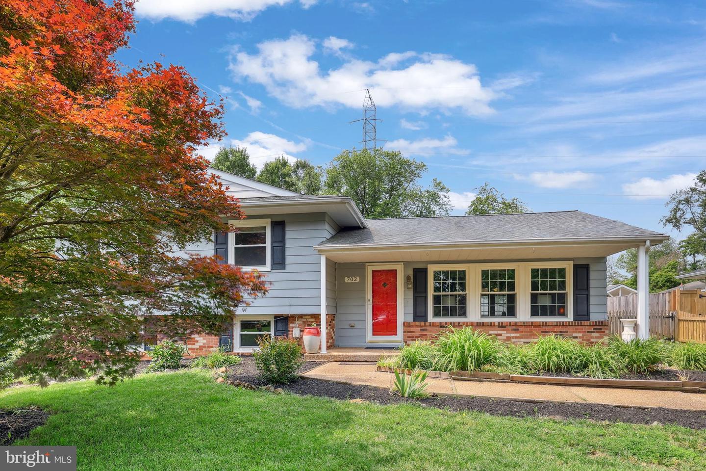 702 Williamsburg Road, Sterling