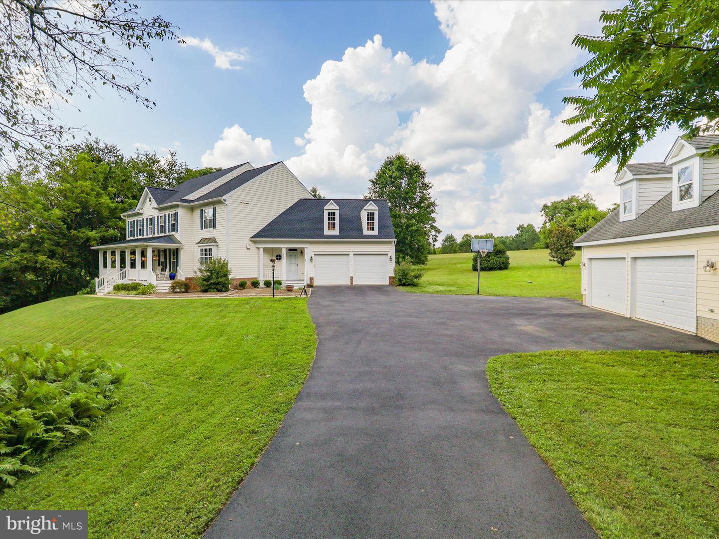 18290 Oak Ridge Drive, Purcellville