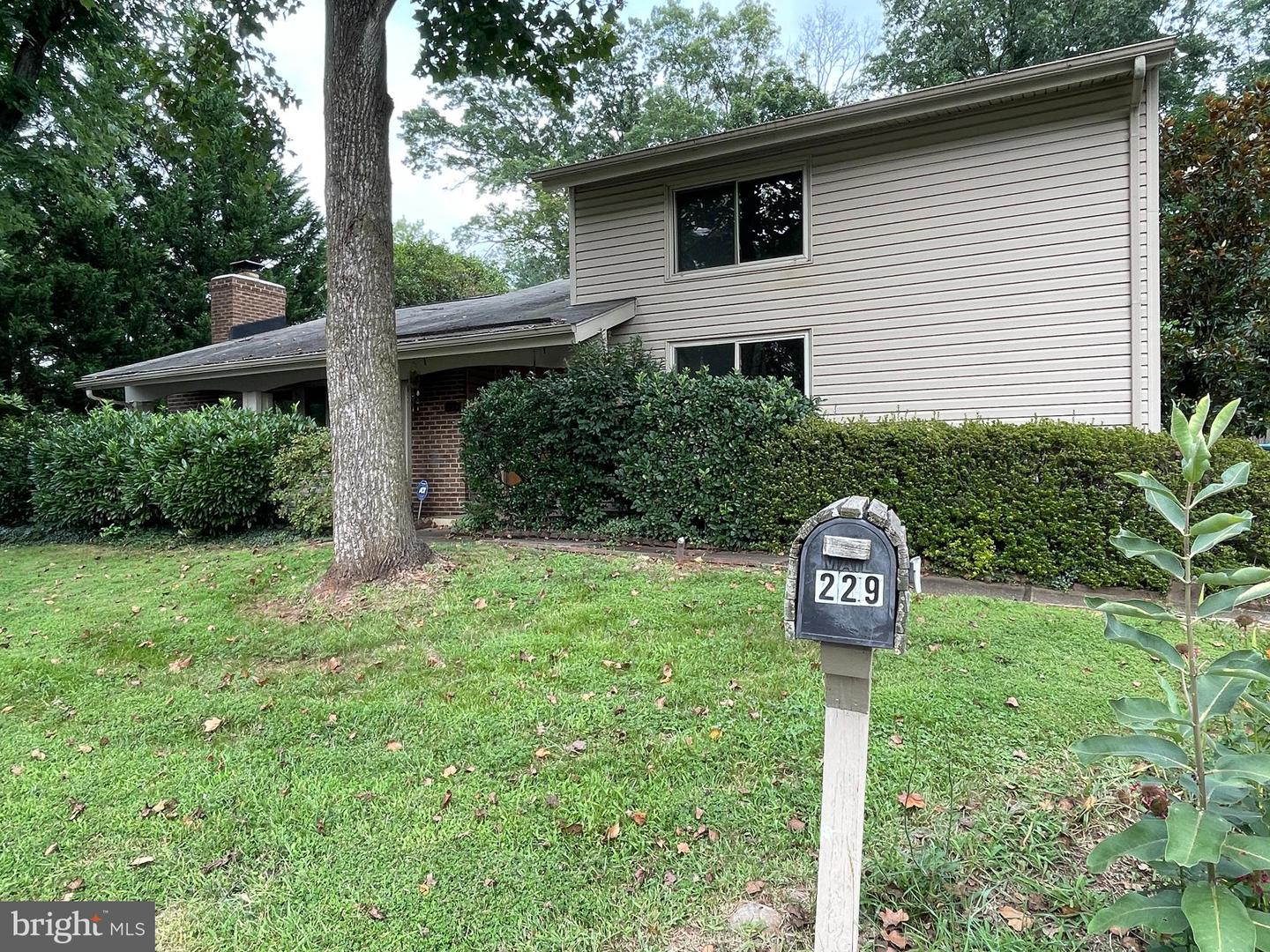 229 W Meadowland Lane W, Sterling