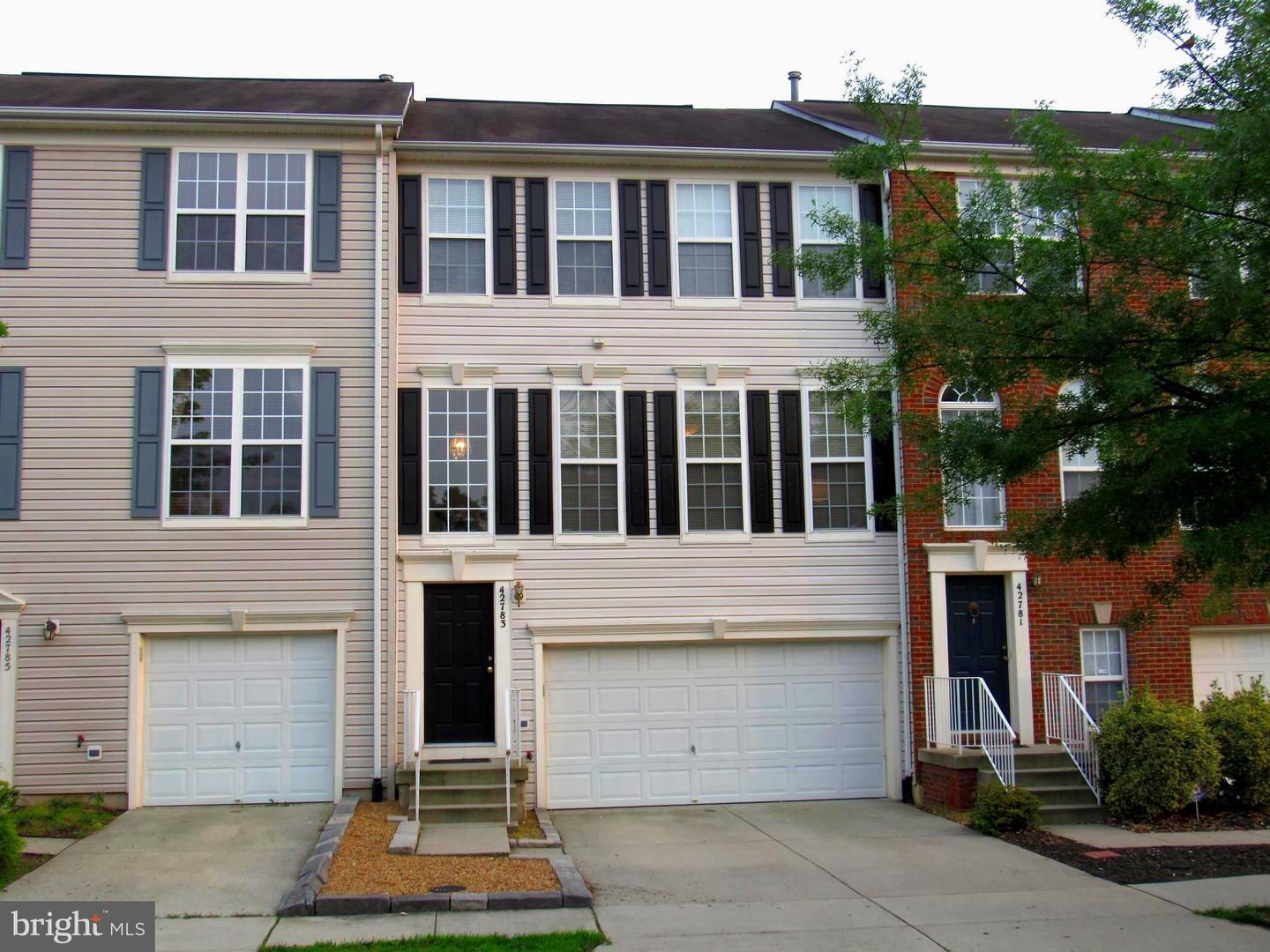 42783 Shaler Street, Chantilly