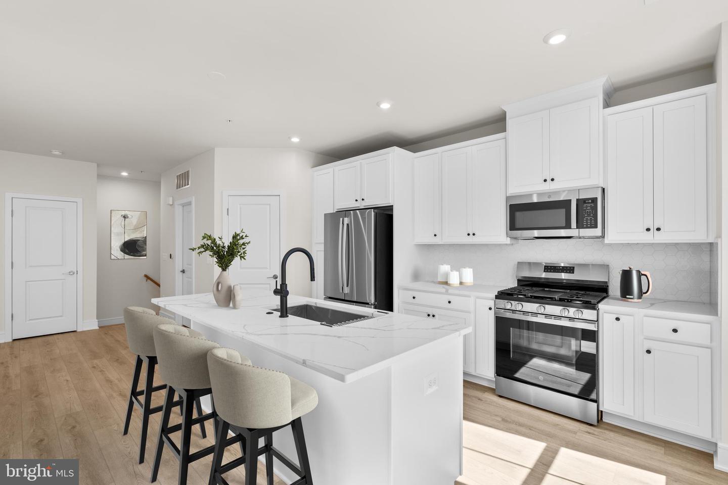 21756 Dollis Hill Terrace, Broadlands