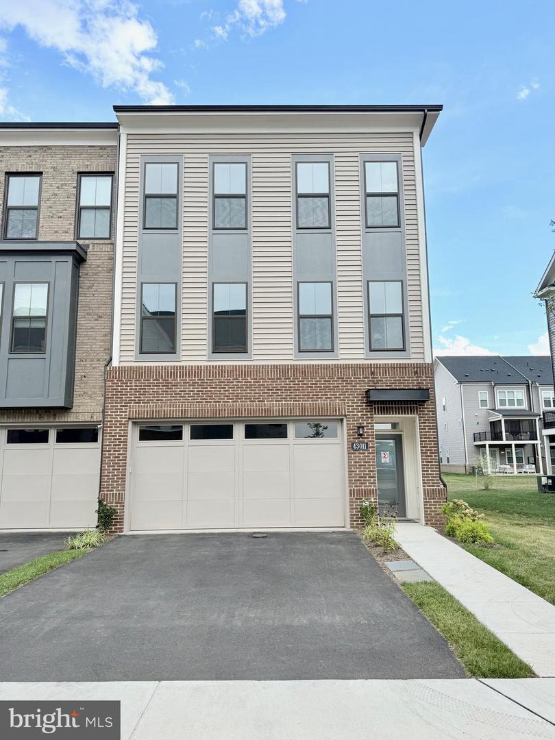 43011 Debonair Terrace, Ashburn