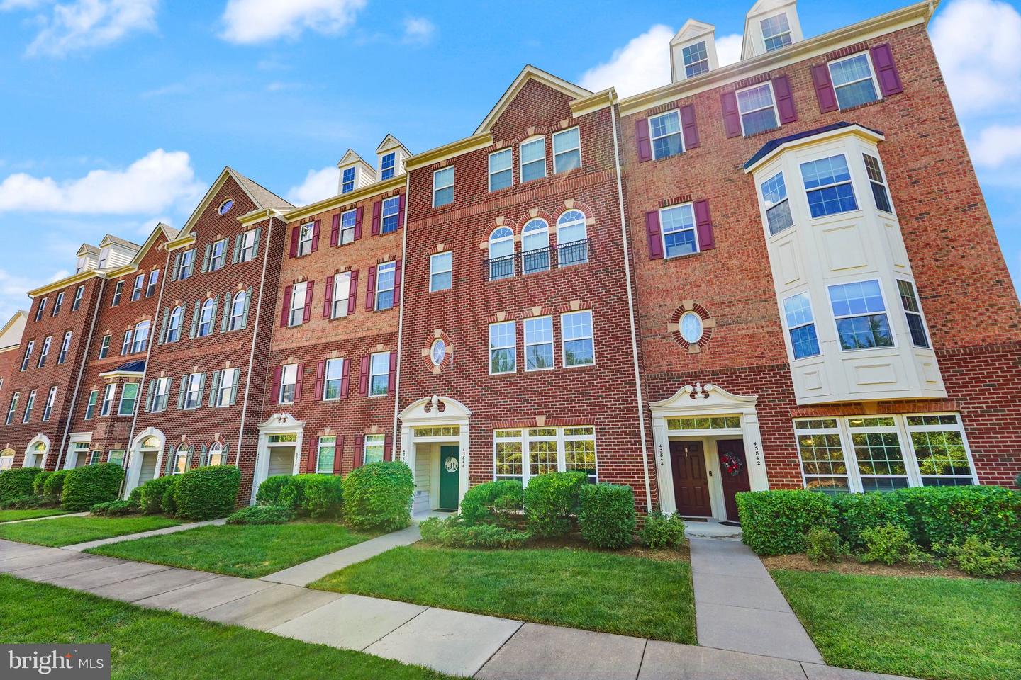 43846 Artsmith Terrace, Ashburn
