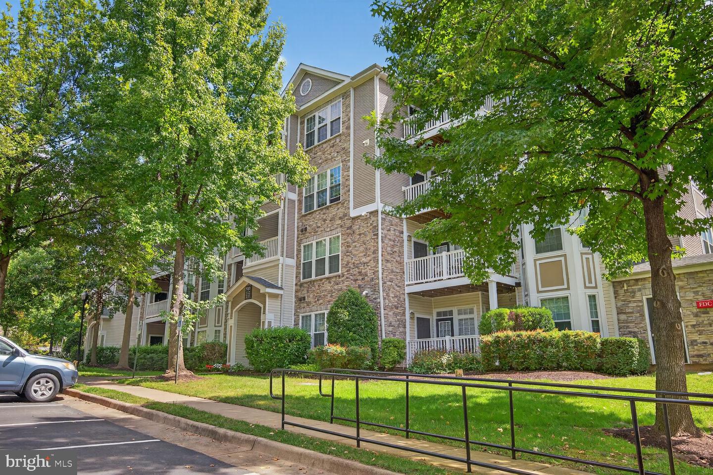503 Sunset View Terrace SE #208, Leesburg