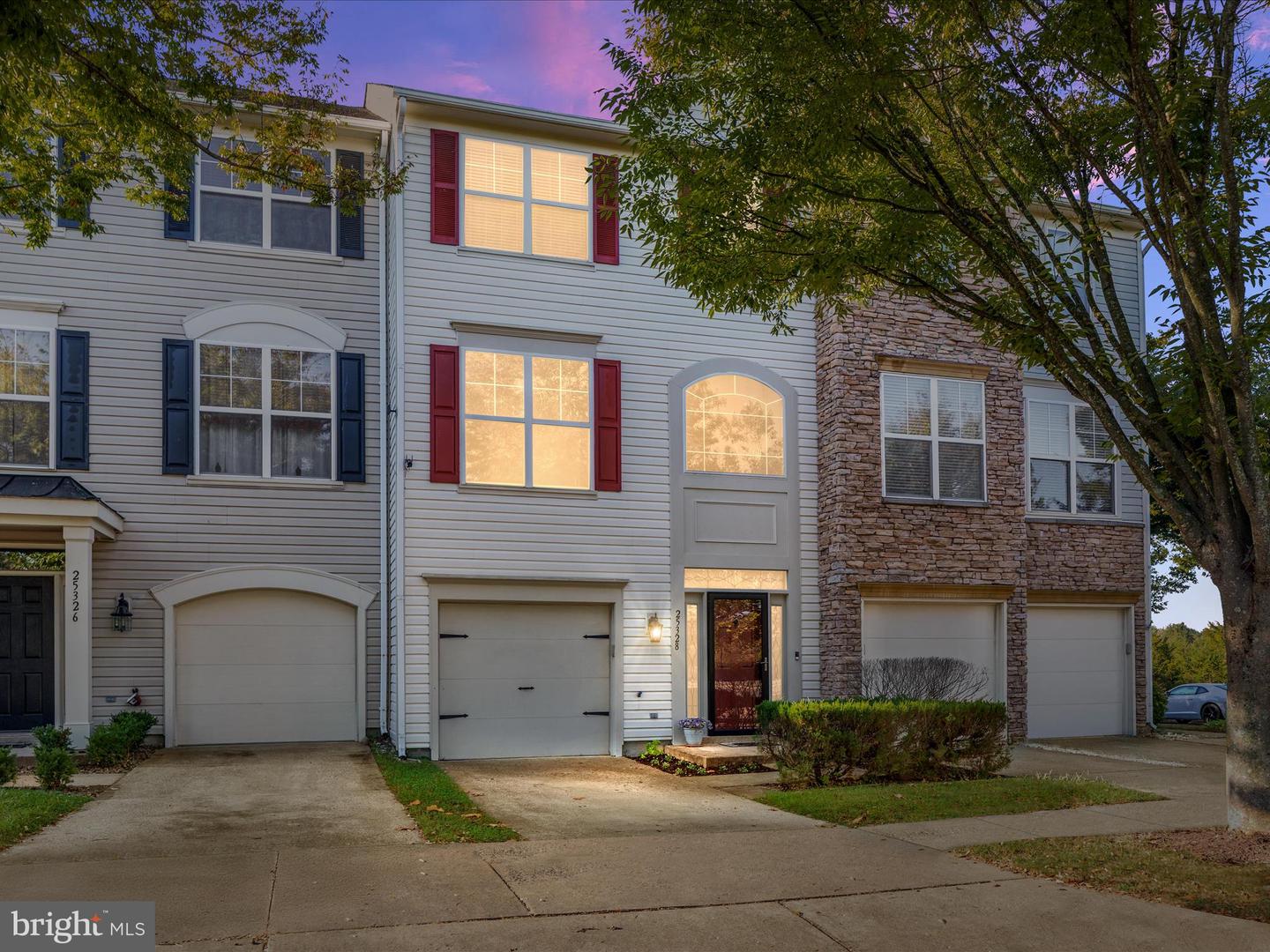 25328 Ashbury Drive, Chantilly