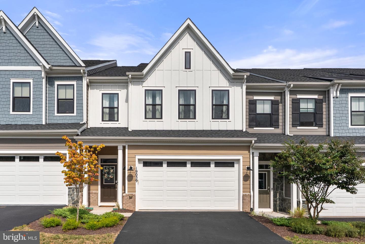 19059 Coral Reef Square, Leesburg