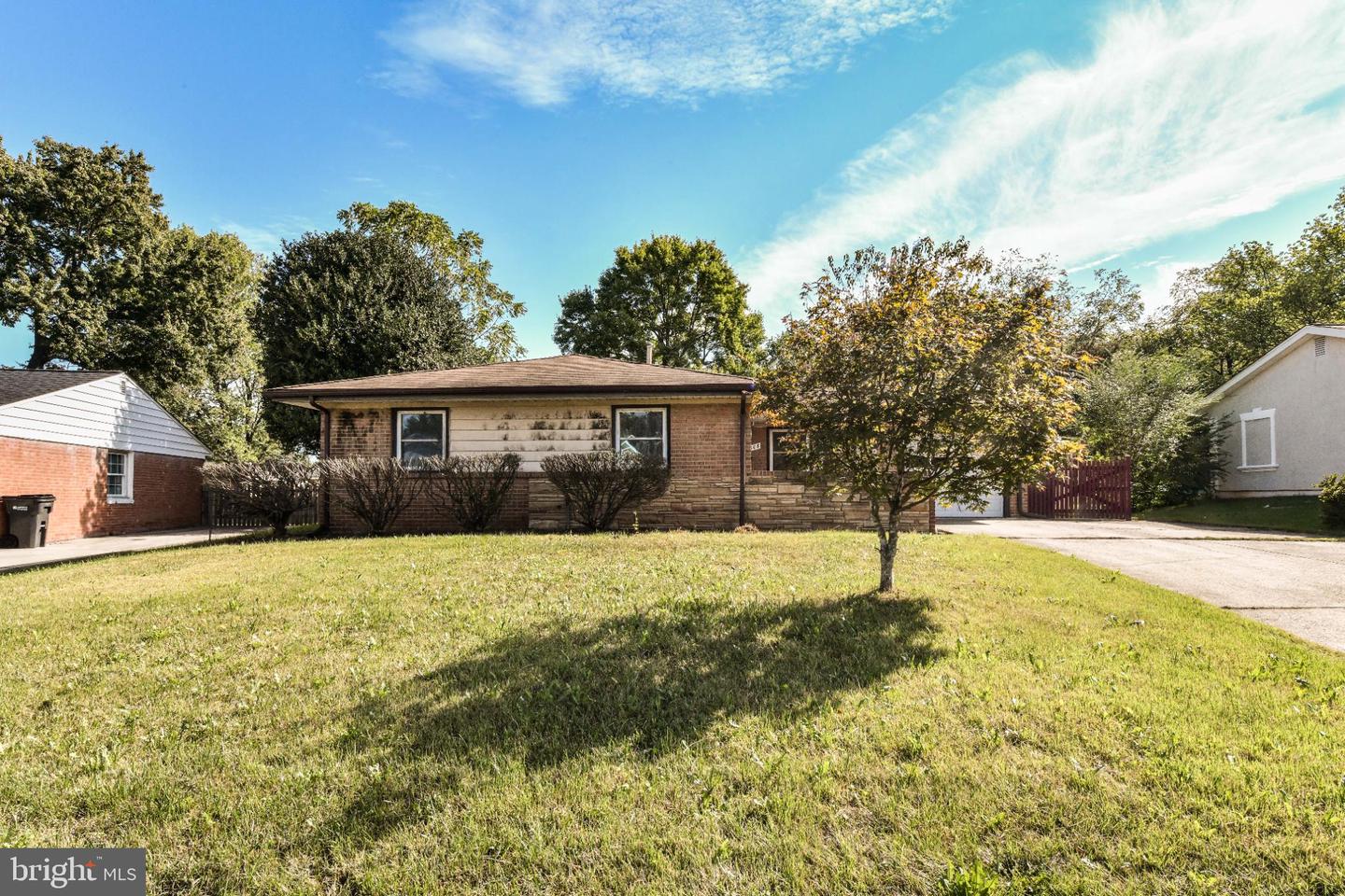 808 W Nettle Tree Road, Sterling