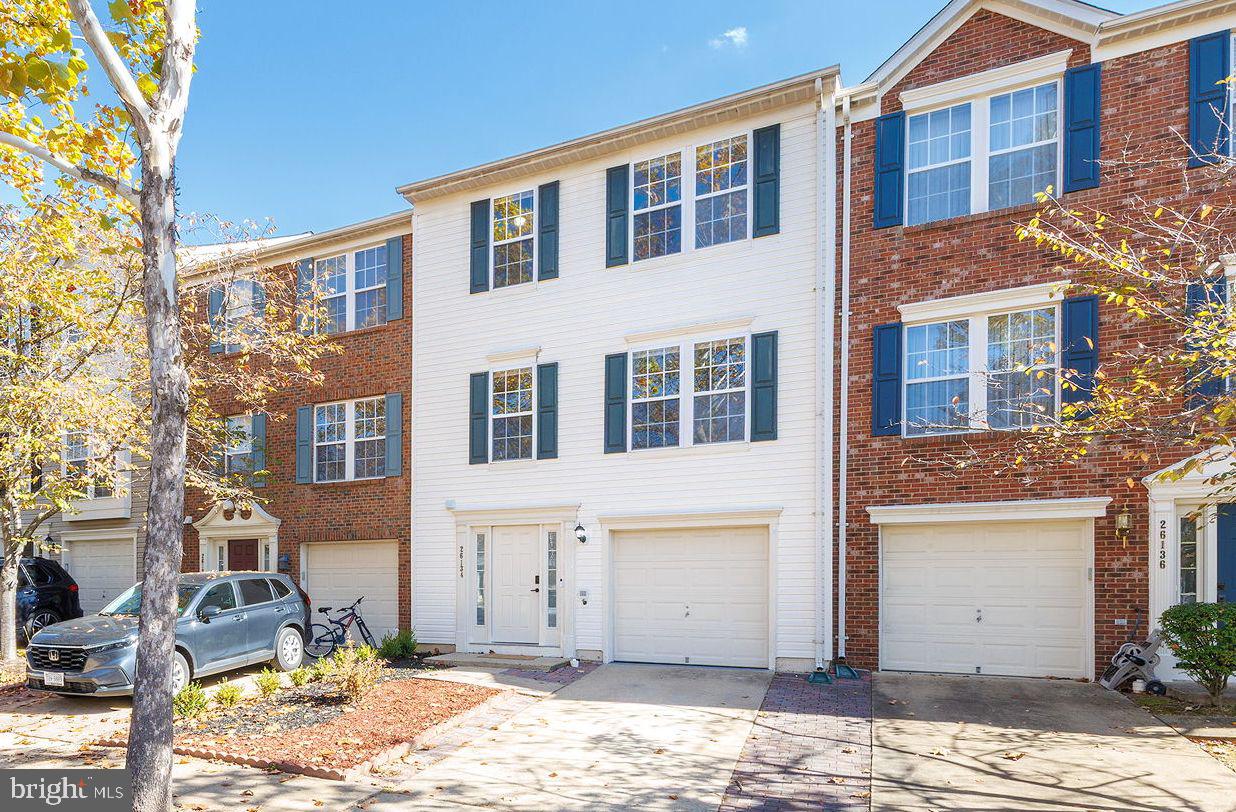 26134 Lands End Drive, Chantilly