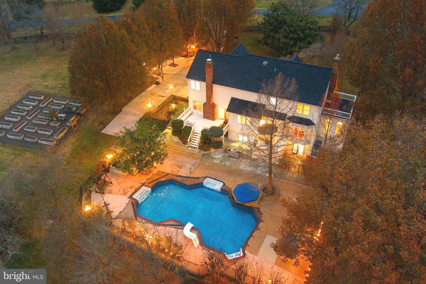 15700 Trapshire Court, Waterford