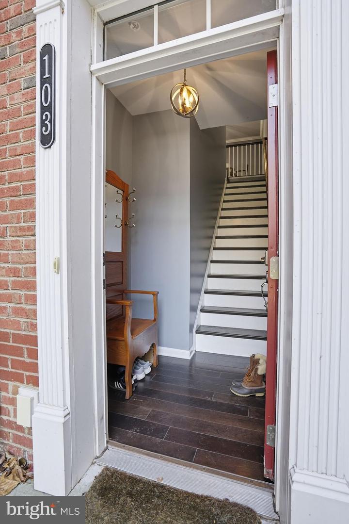 43031 Foxtrail Woods Terrace #103, Ashburn