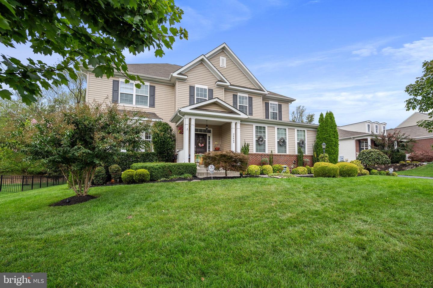 24469 Island Pool Court, Aldie