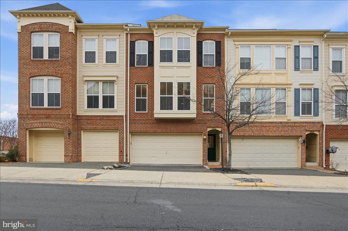 42466 Regal Wood Drive, Ashburn