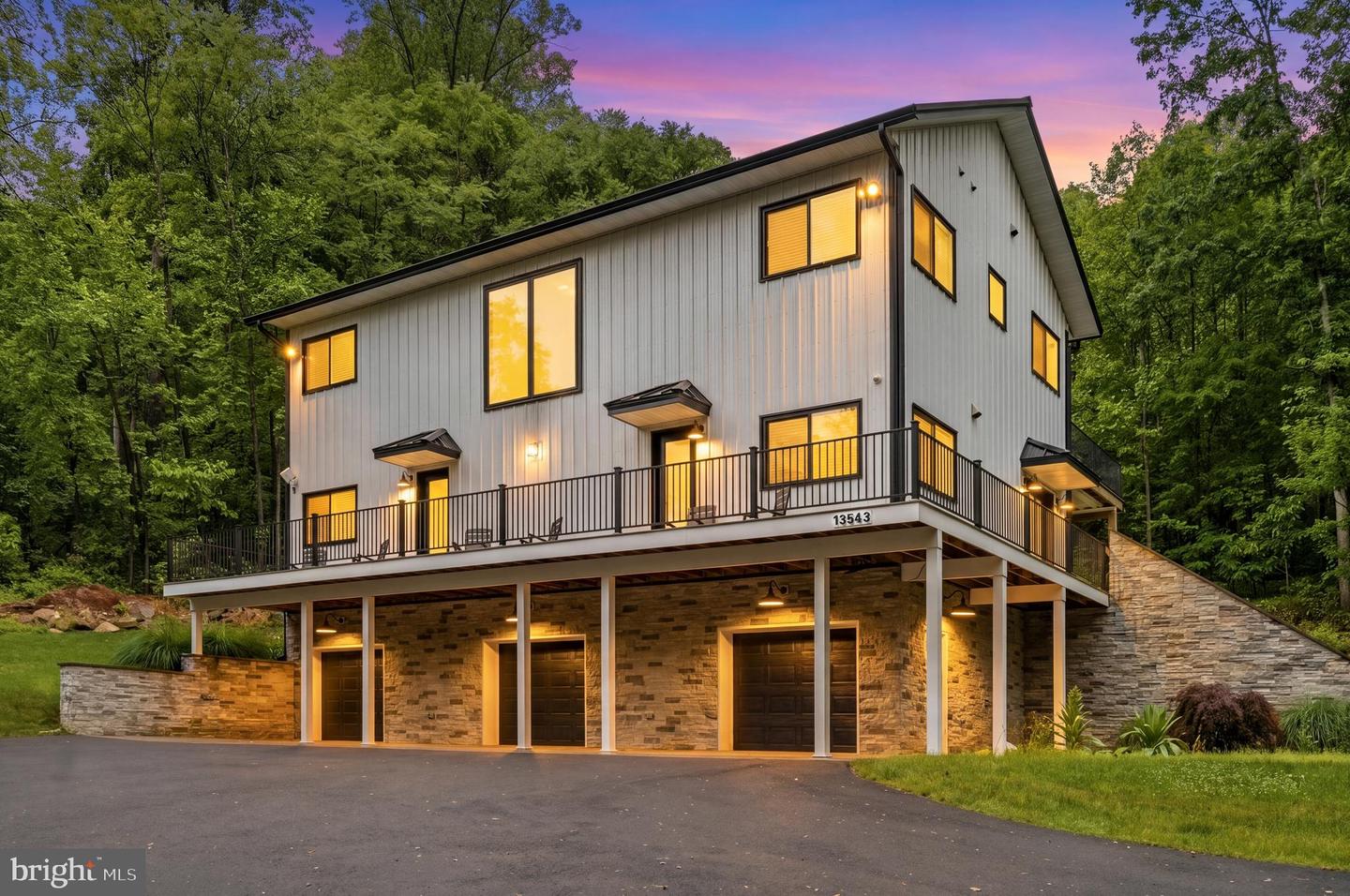 13543 Hanging Rock Lane
