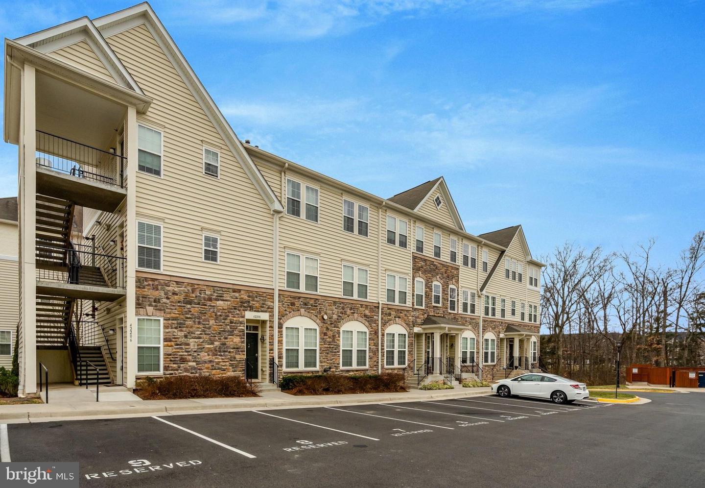 42206 Water Iris Terrace #200, Aldie