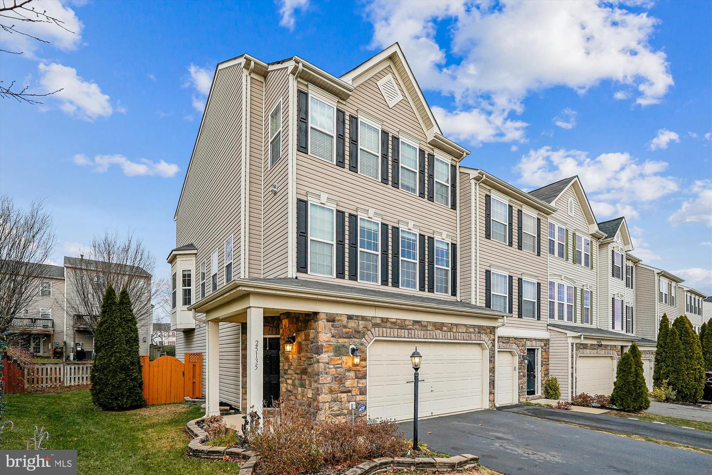25135 Hummocky Terrace, Aldie