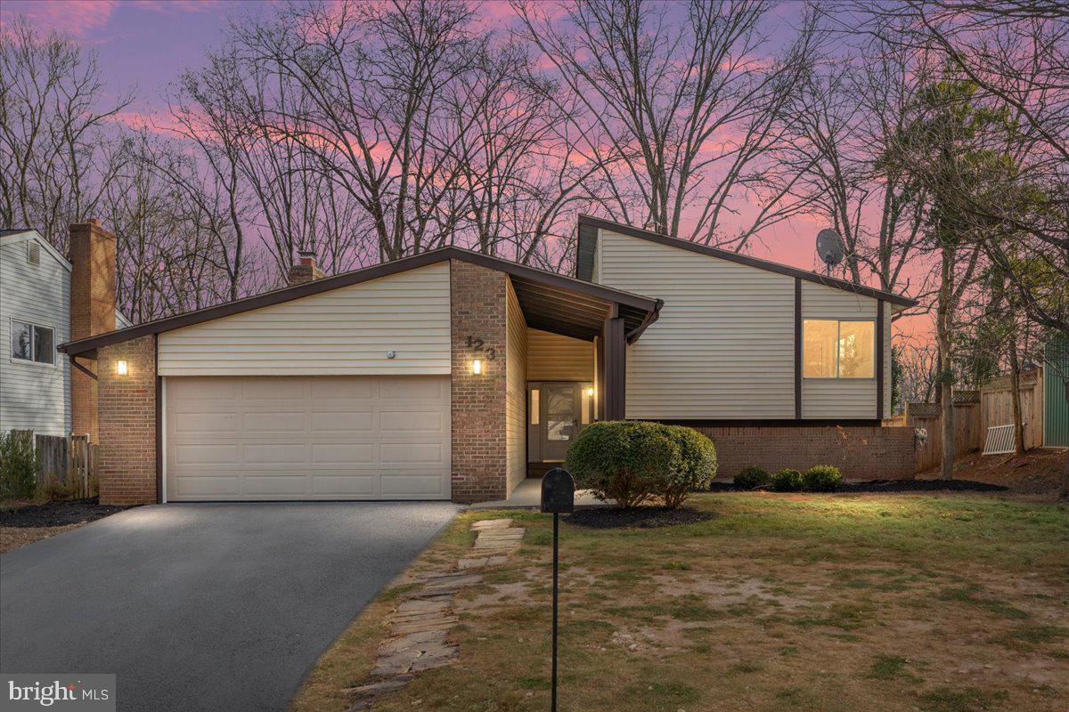 123 Hillsdale Drive, Sterling