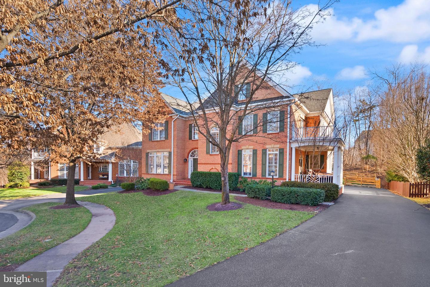 19126 Stream Crossing Court, Leesburg