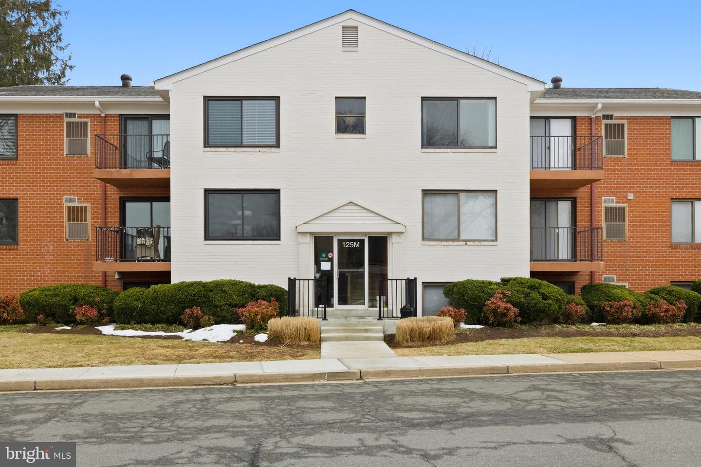 125 Clubhouse Drive SW #unit 8, Leesburg