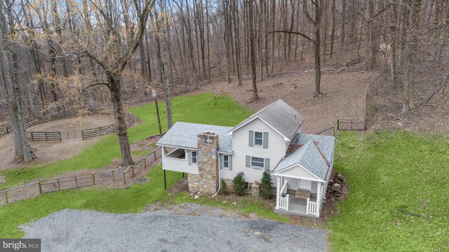 13587 Hanging Rock Lane, Lovettsville