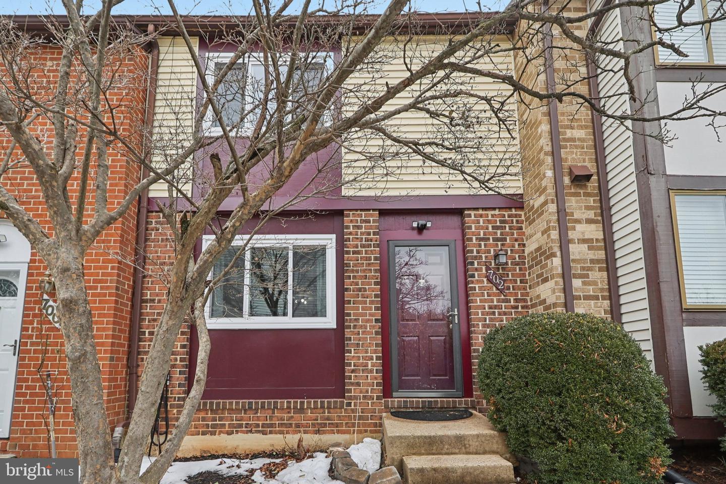 702 Giles Place, Sterling