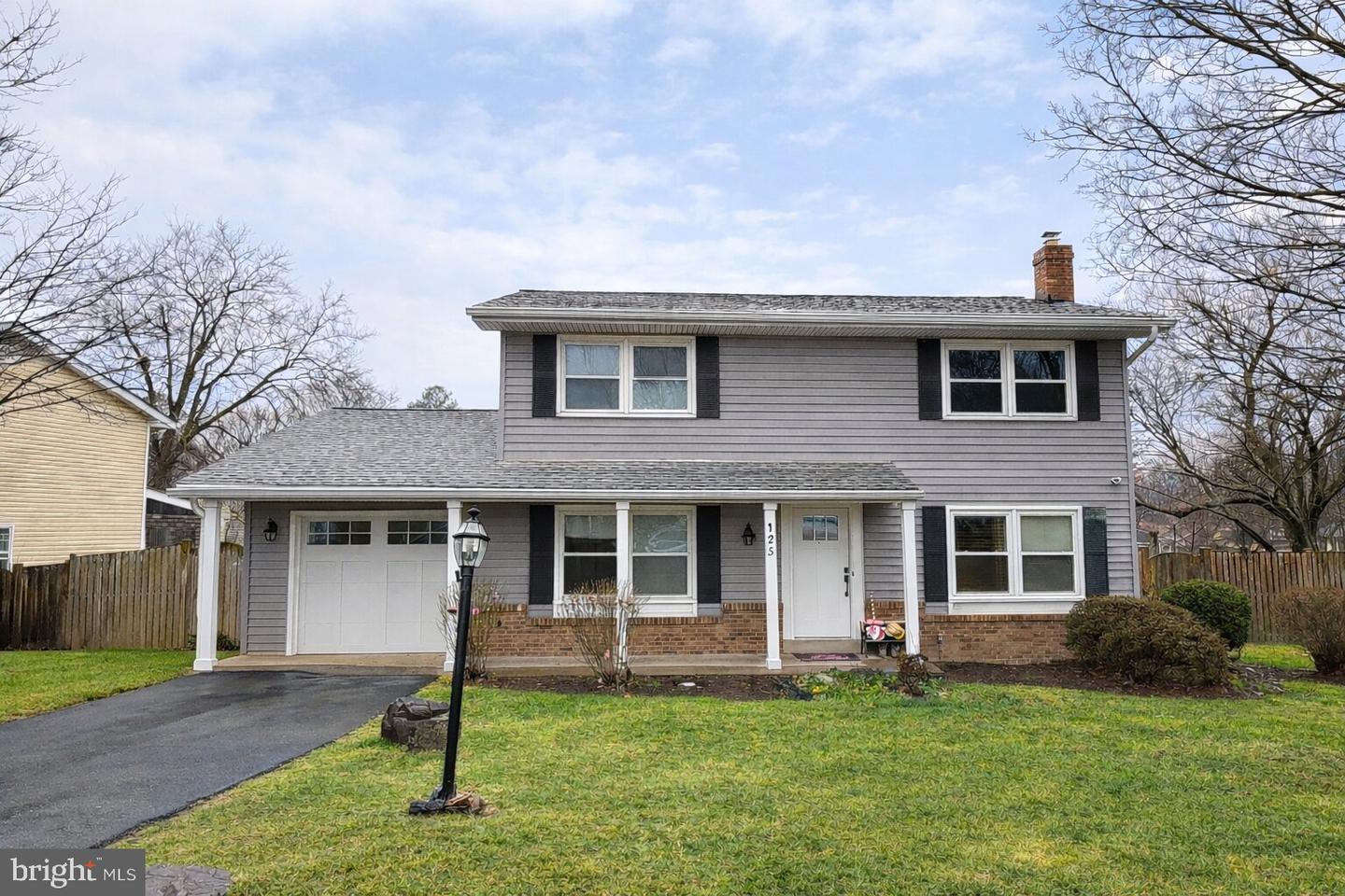 125 N Lincoln Avenue, Sterling