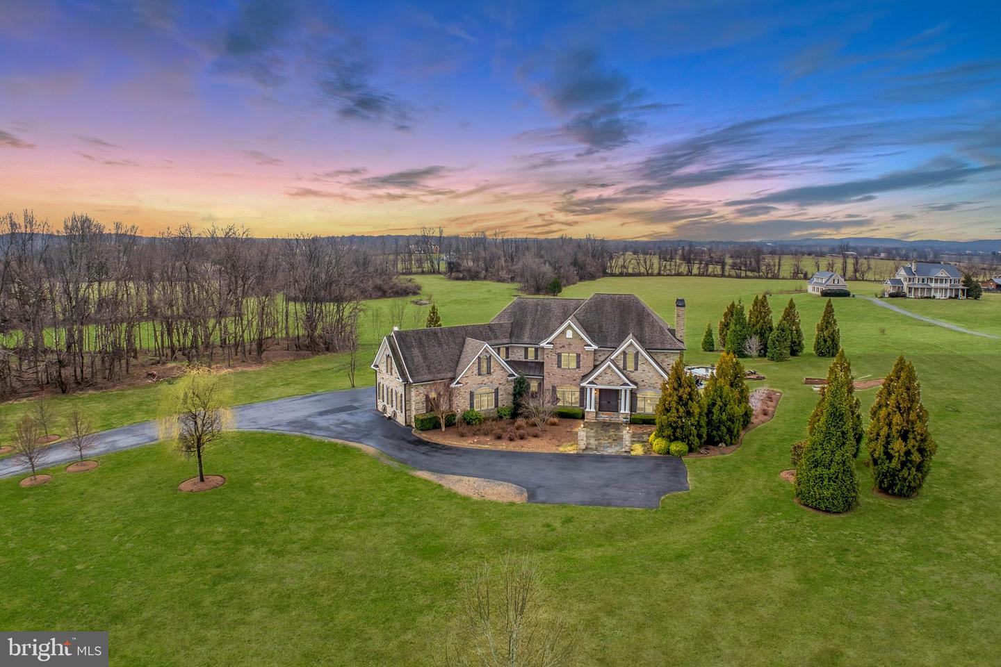 42835 Travelers Run Lane, Leesburg
