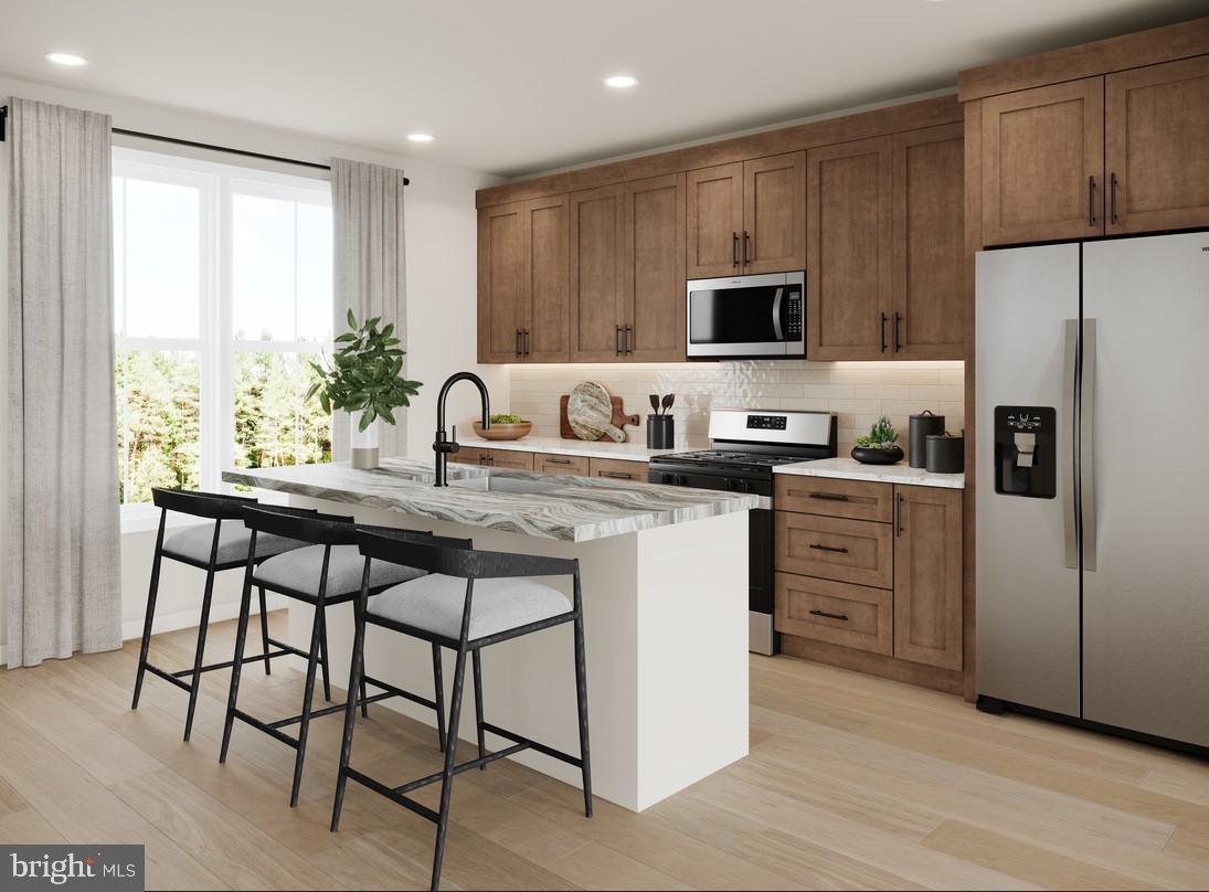 25031 Deselby Square
