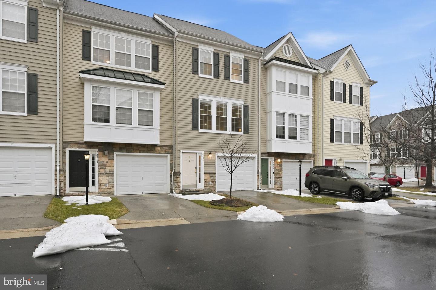22987 Fontwell Square, Sterling