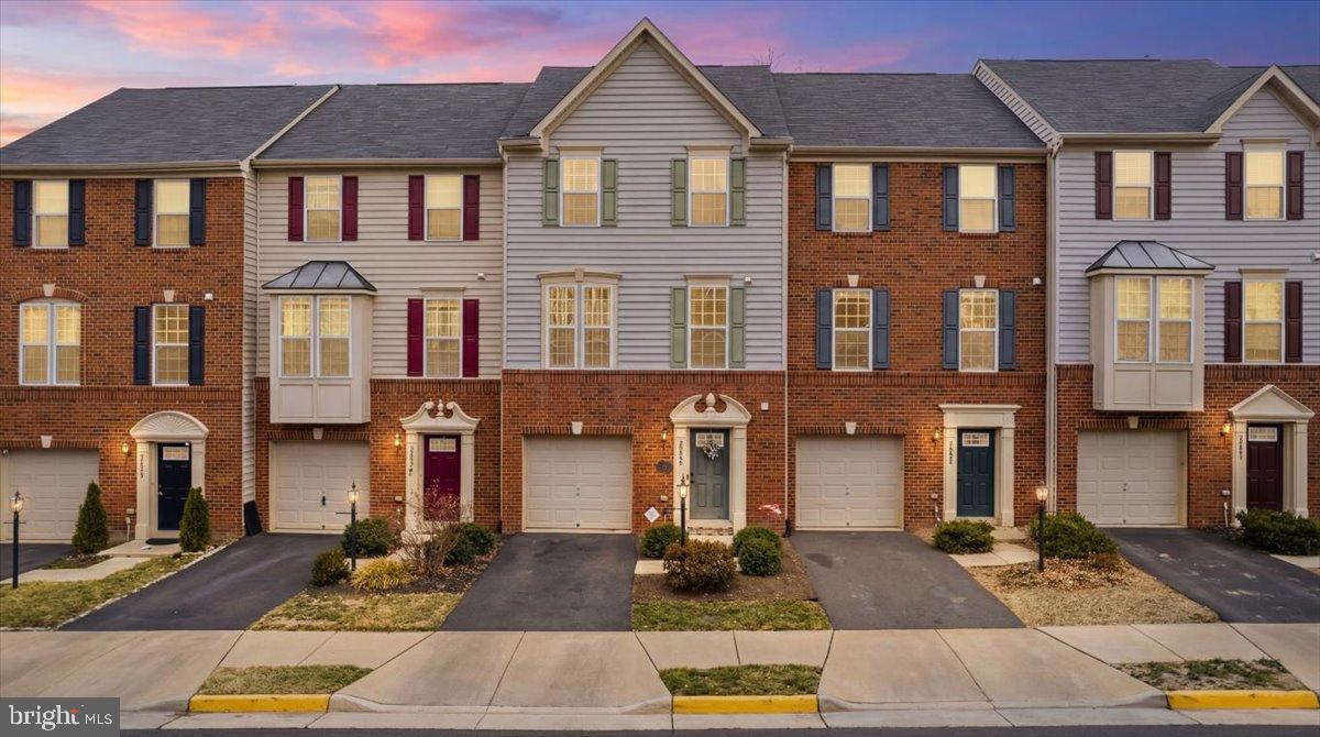 22855 Lacey Oak Terrace, Sterling