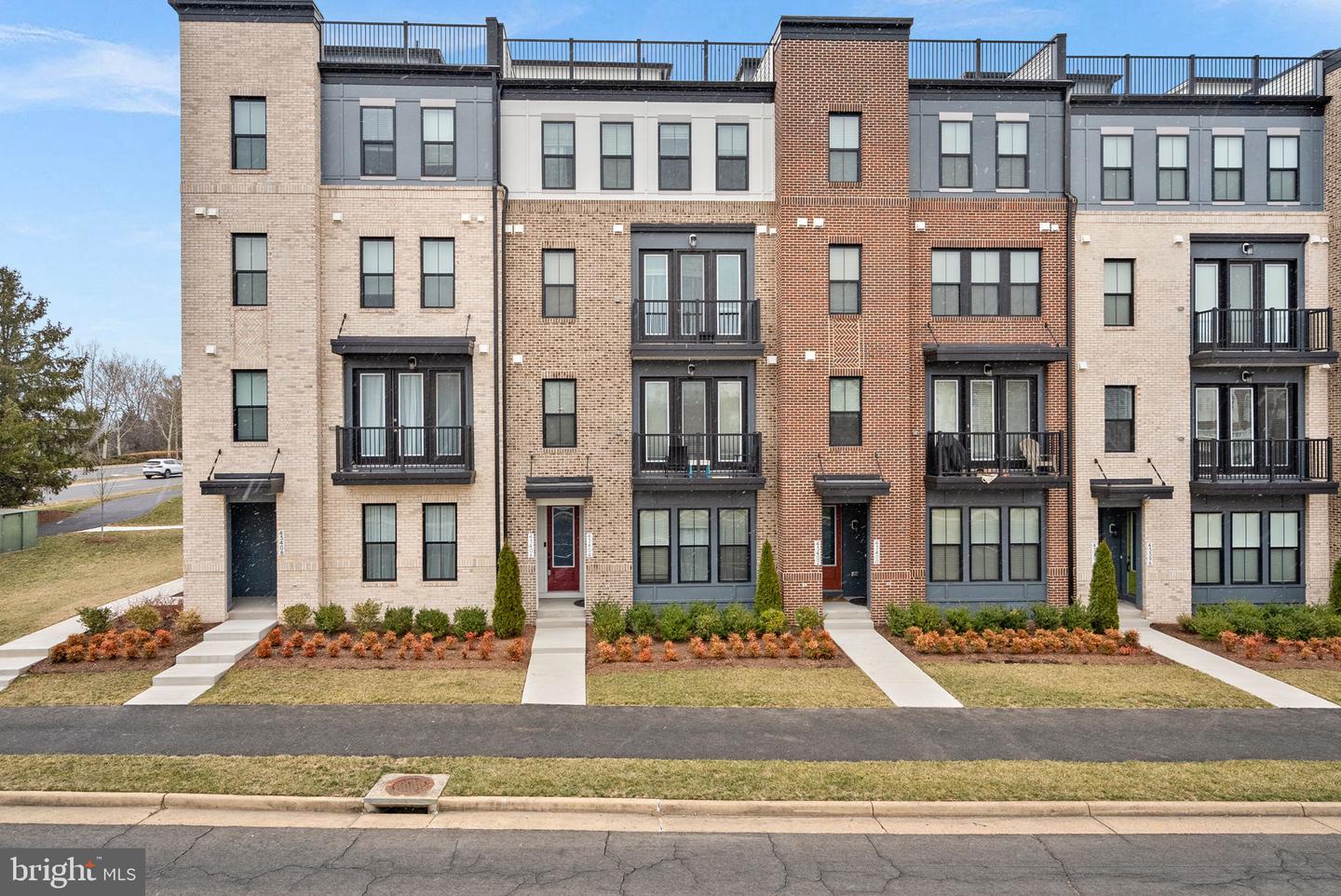 43406 Farringdon Square, Broadlands
