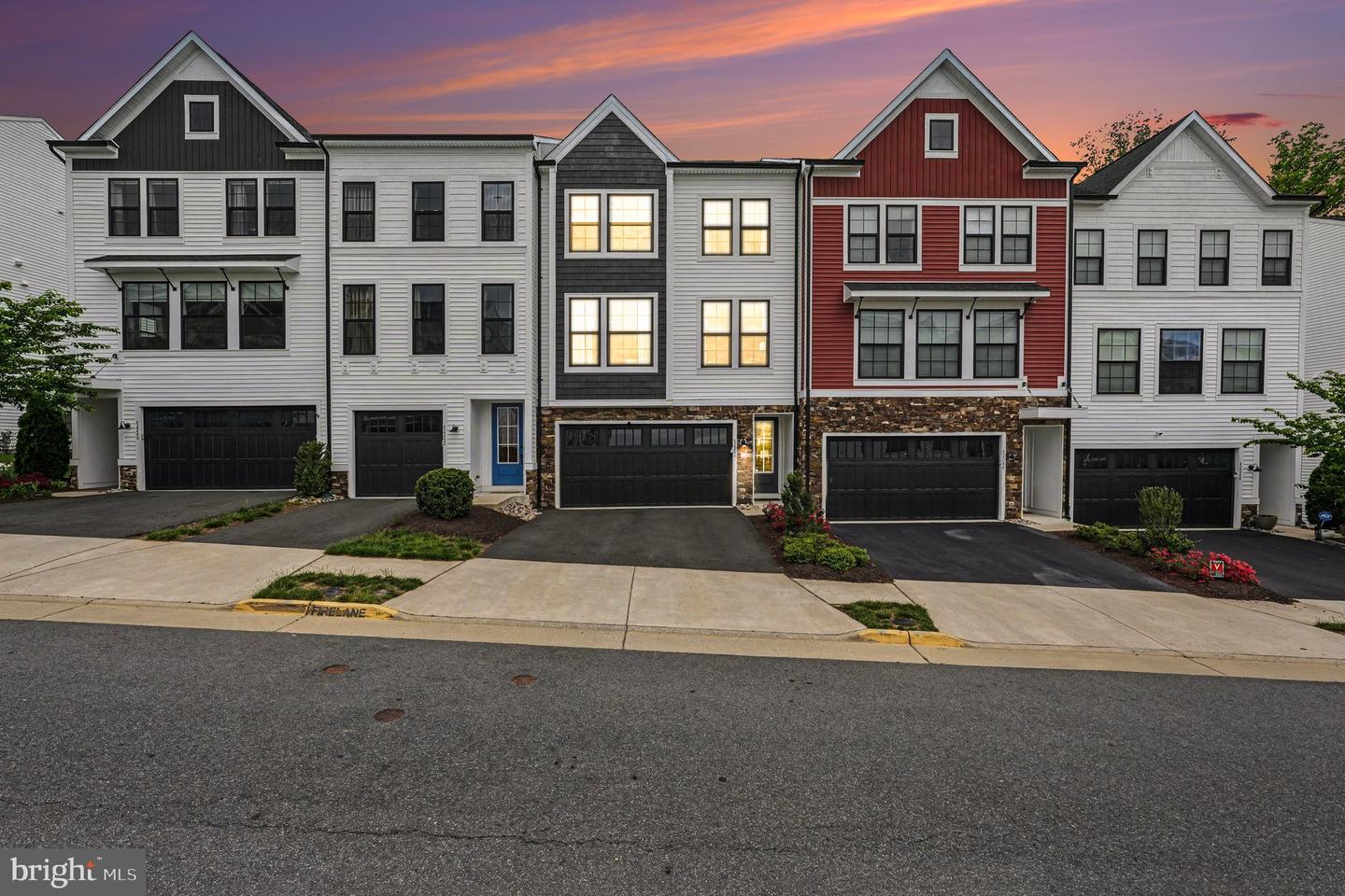 42244 Graves Mountain Terrace, Chantilly