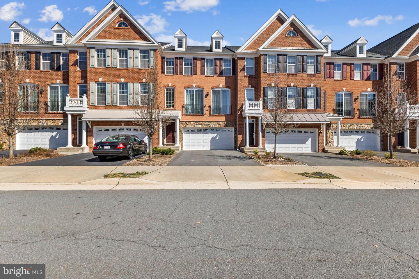 42818 Edgegrove Heights Terrace, Ashburn