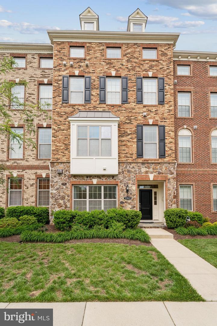 22613 Naugatuck Square, Ashburn