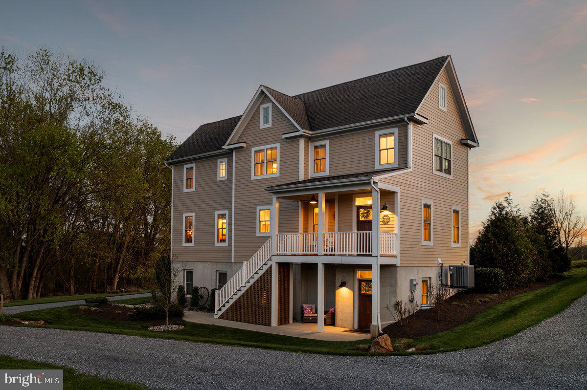 38165 Cobbett Lane, Hillsboro