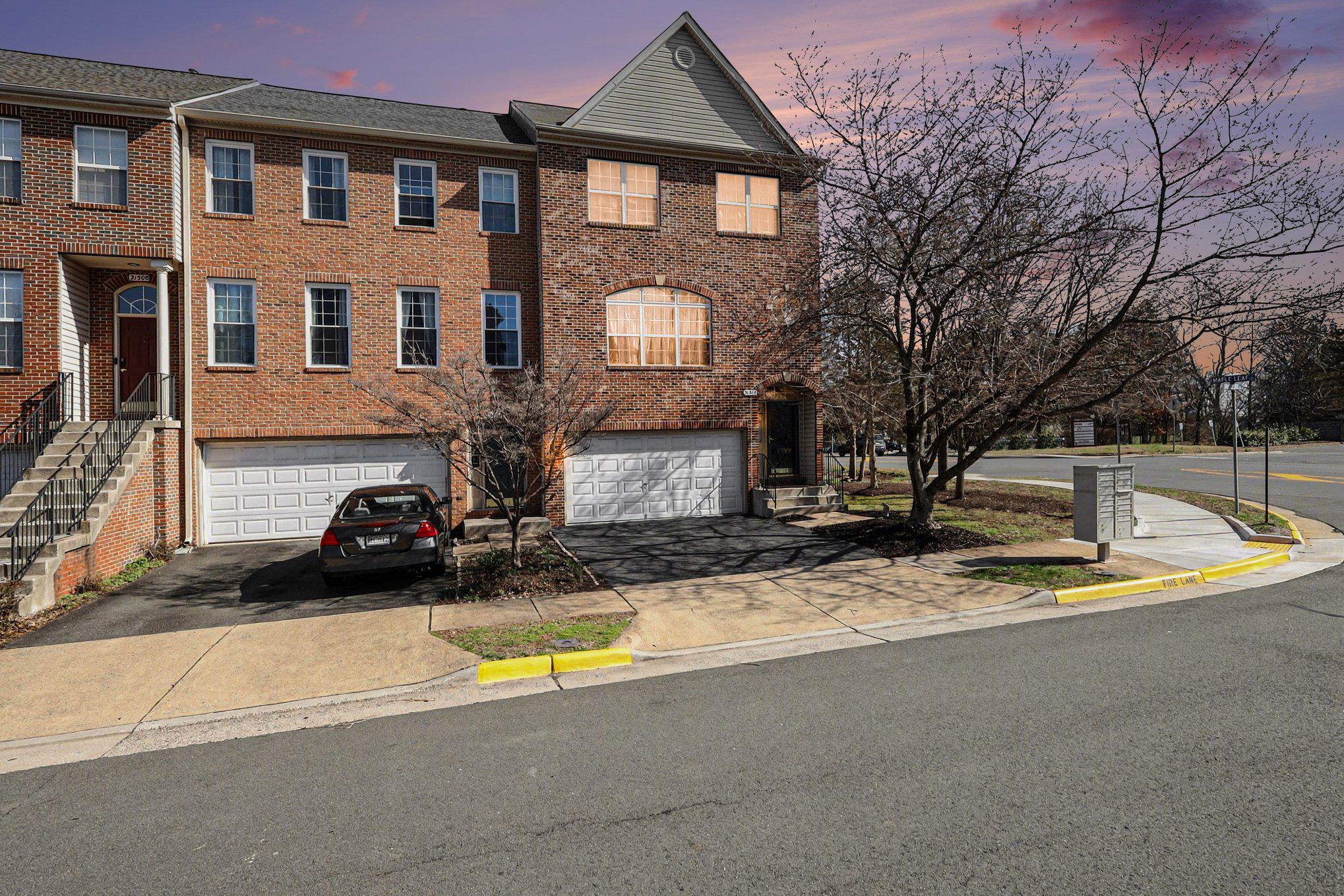 21512 Tamarack Ridge Square, Sterling