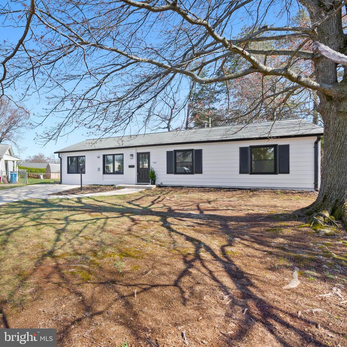 708 W Jasper Court, Sterling