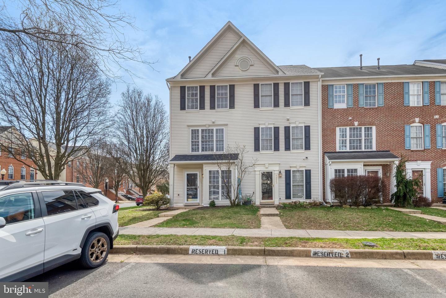 42847 Pilgrim Square, Chantilly